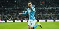 Rayan Cherki (Manchester City) celebrando seu gol contra o Newcastle, no dia 13.01.2026 Foto: Every Second Media / Alamy