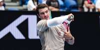 Jo&atilde;o Fonseca em treinamento antes do in&iacute;cio do Australian Open  Foto: Reprodu&ccedil;&atilde;o/Instagram/@australianopen / Estad&atilde;o