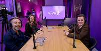 Marcelo Tanner (Vivo), Karina Baccaro (Vivo) e F&aacute;bio Andrade (Rede D'Or) participam de epis&oacute;dio do videocast L&iacute;der com L&iacute;der Foto: Reprodu&ccedil;&atilde;o/Vivo