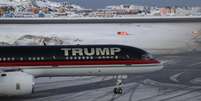 Uma aeronave supostamente transportando o empresário americano Donald Trump Jr. chega a Nuuk, na Groenlândia, em 7 de janeiro de 2025.  Foto: AFP - EMIL STACH / RFI