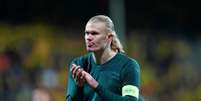 Foto: Martin Ole Wold / Getty Images - Legenda: Haaland amarga seca de gols diante da m&aacute; fase do Ciity / Jogada10
