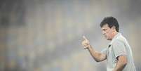 &nbsp;Fernando Diniz parece n&atilde;o conseguir guiar o time para o caminho certo &ndash;  Foto: Matheus Lima / Vasco / Jogada10