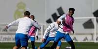 Foto: Antonio Villalba/Real Madrid - Legenda: Jogadores do Real Madrid durante treinamento da equipe / Jogada10