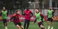 Roma treina visando confronto contra o Milan, no domingo (25/1) - Foto: Divulgação/AS Roma / Jogada10