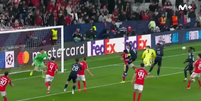 Goleiro do Benfica marcou no &uacute;ltimo lance contra o Real Madrid   Foto: Reprodu&ccedil;&atilde;o/Marca
