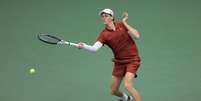 Jannik Sinner em a&ccedil;&atilde;o no US Open  Foto: Getty Images / Sportbuzz
