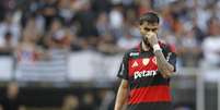 Lucas Paquet&aacute; em sua reestreia com a camisa do Flamengo  Foto: ADALBERTO MARQUES/DIA ESPORTIVO/ESTAD&Atilde;O CONTE&Uacute;DO