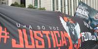 Faixa estendida no protesto em S&atilde;o Paulo, no v&atilde;o do Masp  Foto: ANG&eacute;LICA ALVES/FOTOARENA/FOTOARENA/ESTAD&Atilde;O CONTE&Uacute;DO