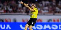 João Vitor Gobi no jogo entre São Paulo e Santos  Foto: MARCELLO ZAMBRANA/AGIF - AGÊNCIA DE FOTOGRAFIA/AGIF - AGÊNCIA DE FOTOGRAFIA/ESTADÃO CONTEÚDO