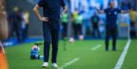 Luís Castro fez uma autocrítica ao fim da vitória gremista –  Foto: Lucas Uebel/Grêmio / Jogada10