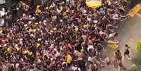 Bloco de pré-carnaval tem tumulto na Rua da Consolação, em São Paulo  Foto: Reprodução/X/@webdivonettinho / Estadão