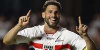 Calleri marcou seu quinto gol na temporada &ndash;  Foto: Rubens Chiri e Paulo Pinto/Saopaulofc.net / Jogada10