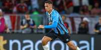 Noriega em campo pelo Grêmio no Brasileirão 2025 - Foto: LUCAS UEBEL/GREMIO / Jogada10