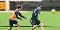 Foto: Divulgação - Legenda: Jogadores do Arsenal durante treinamento da equipe / Jogada10