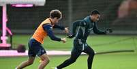 Foto: Divulgação - Legenda: Jogadores do Arsenal durante treinamento da equipe / Jogada10