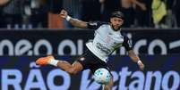 Memphis Depay (Corinthians) durante jogo contra o Bragantino, no dia 12.02.2026. Foto: Associated Press / Alamy