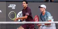João Fonseca e Marcelo Melo durante o Rio Open  Foto: ( ©FOTOJUMP) / Sportbuzz