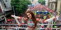 Anitta levou foli&otilde;es com megabloco ao centro do Rio  Foto: JC Pereira/AgNews