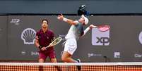 Jo&atilde;o Fonseca e Marcelo Melo durante a final de duplas do Rio Open.  Foto: Divulga&ccedil;&atilde;o/Fotojump/Rio Open / Estad&atilde;o