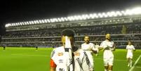 Neymar comemora gol com dan&ccedil;a na bandeirinha de escanteio  Foto: Reprodu&ccedil;&atilde;o/Premiere