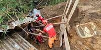 Corpo de Bombeiros atuam em resgate em Ub&aacute; ap&oacute;s deslizamentos de terra  Foto: Divulga&ccedil;&atilde;o/CBMMG