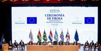 Imagem da cerim&ocirc;nia de assinatura do Acordo Comercial entre o Mercosul e a Uni&atilde;o Europeia, ocorrida em 17 de janeiro de 2026, no Paraguai.  Foto: &copy; Cesar Olmedo / Reuters / RFI