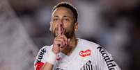 Neymar comemora um dos gols pelo Santos - Foto: Divulga&ccedil;&atilde;o / Santos FC / Jogada10