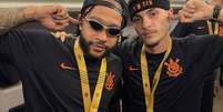 Breno Bidon e Memphis Depay no Corinthians Foto: Reprodu&ccedil;&atilde;o/Corinthians / Esporte News Mundo