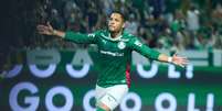 Vitor Roque (Palmeiras) celebrando seu gol contra o Fluminense, no dia 25.02.2026. Foto: Foto Arena / Alamy