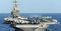 O navio porta-avi&otilde;es USS Abraham Lincoln, em imagem divulgada pela Marinha dos EUA  Foto: US Navy