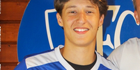 Jo&atilde;o Bertho, de 19 anos, assinou contrato profissional com o clube de Petr&oacute;polis em agosto de 2025  Foto: Reprodu&ccedil;&atilde;o/Facebook/Serrano Football Club