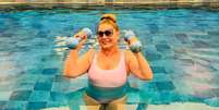 Vera Fischer aos 74 anos: 'A fisioterapia aqu&aacute;tica entrou na minha vida para melhorar as minhas dores. Minha for&ccedil;a, resist&ecirc;ncia e postura est&atilde;o cada dia melhores'.  Foto: Reprodu&ccedil;&atilde;o/Instagram, @verafischeroficial / Purepeople