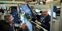 Operadores trabalham na bolsa de Nova York
3 de mar&ccedil;o de 2026
REUTERS/Brendan McDermid  Foto: Reuters
