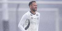 Neymar fica fora de jogo que ter&aacute; a presen&ccedil;a de Carlo Ancelotti &ndash;  Foto: Raul Baretta/ Santos / Jogada10