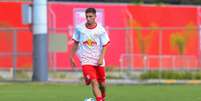 Alexandre Pena, jogador do time sub-20 do Red Bull Bragantino. Foto: Fernando Roberto/Red Bull Bragantino / Esporte News Mundo