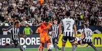 Foto: Divulga&ccedil;&atilde;o/Barcelona de Guayaquil - Legenda: Botafogo faz jogo ruim e est&aacute; fora da Libertadores / Jogada10