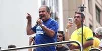 Em um carro de som na Avenida Paulista, o pastor dirigiu cr&iacute;ticas aos generais do Ex&eacute;rcito; na foto, Malafaia em novo ato da direita em SP  Foto: F&aacute;bio Vieira/Estad&atilde;o / Estad&atilde;o