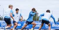 Foto: Divulga&ccedil;&atilde;o - Legenda: Jogadores do Porto durante treinamento da equipe / Jogada10