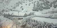 Partes de Teerã cobertas de neve dias depois de "chuva negra"  Foto: BBC News Brasil