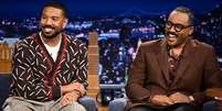 O ator Michael B. Jordan (&agrave; esquerda) e o diretor Ryan Coogler foram indicados por Pecadores, o quinto filme que fazem juntos. Foto: Getty Images / BBC News Brasil