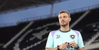 Anselmi est&aacute; pressionado no Botafogo &ndash;  Foto: Vitor Silva/Botafogo / Jogada10