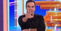 Tadeu Schmidt &eacute; o apresentador do 'BBB' desde a edi&ccedil;&atilde;o de 2022  Foto: Reprodu&ccedil;&atilde;o/TV