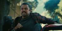 Leonardo DiCaprio em 'Uma Batalha Ap&oacute;s a Outra'  Foto: Divulga&ccedil;&atilde;o/Warner Bros. / Rolling Stone Brasil