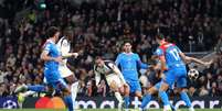 Momento do gol marcado por Juli&aacute;n Alvarez no Tottenham Hotspur Stadium, em Londres - Foto: Justin Setterfield/Getty Images / Jogada10