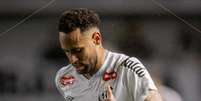  Foto: Divulgação / Santos FC - Legenda: Neymar provoca durante comemoração do gol de empate do Santos / Jogada10
