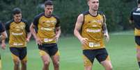 Atletas que não começaram jogando contra o Galo foram a campo nesta sexta-feira –  Foto: Gabriel Ambrós/São Paulo FC / Jogada10