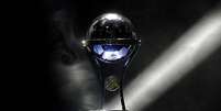 Ta&ccedil;a da Copa Sul-Americana.  Foto: Conmenbol/Divulga&ccedil;&atilde;o / Estad&atilde;o