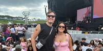 F&atilde;s da cantora Sabrina Carpenter compareceram ao Lollapalooza 2026  Foto: Julia Queiroz e Sabrina Legramandi/Estad&atilde;o / Estad&atilde;o