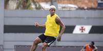  Foto: Dikran Sahagian/Vasco - Legenda: Cauan Barros durante treinamento do Vasco / Jogada10