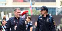 Jos Verstappen ao lado de seu filho Max Verstappen Foto: Red Bull Content Pool